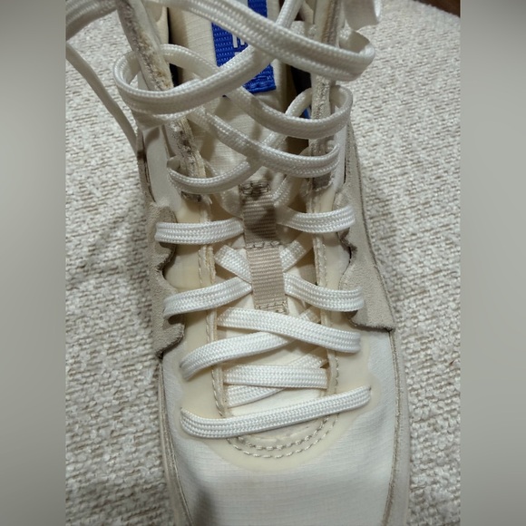 Sorel Cream and White winter boots - Picture 7 of 11